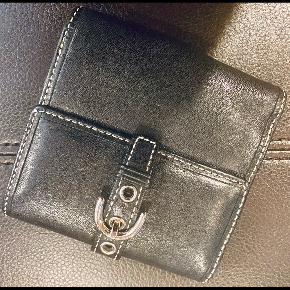 Trifold wallet, snap closure, black leather